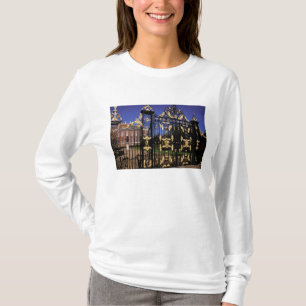 Camiseta Europa, Inglaterra, Londres. Puerta dorada fuera d