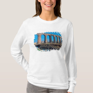 Camiseta Europa, Italia. Acueducto cerca de Lucca.