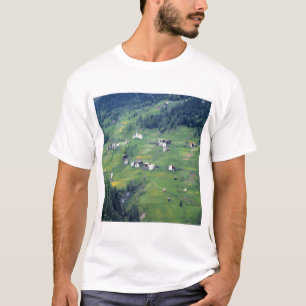 Camiseta Europa, Italia, Alpes Dolomitas. Esta pequeña alde