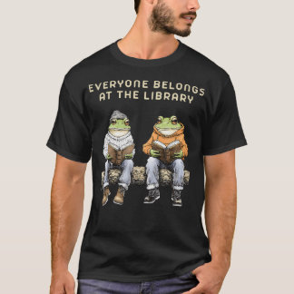 Camiseta Everyone Belongs At The Library Frog Reading Book 
