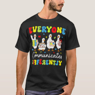 Camiseta Everyone Communicates Differently Autism