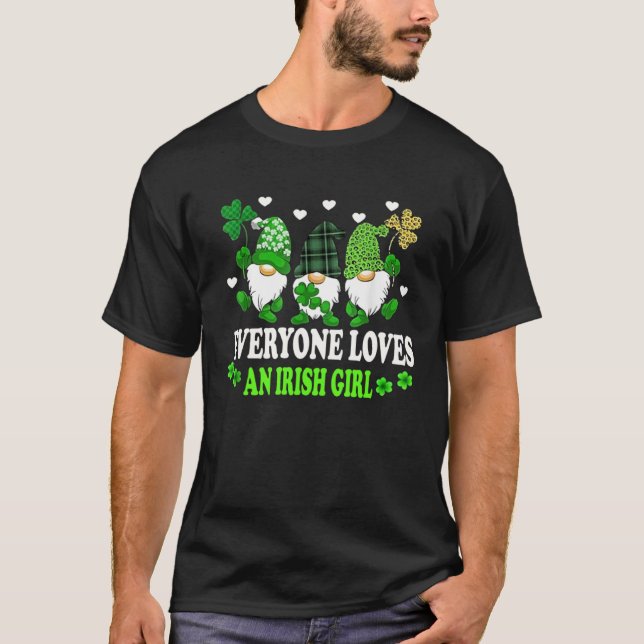 Camiseta Everyone Loves an Irish Girl Gnomes Leopard St Pat (Anverso)