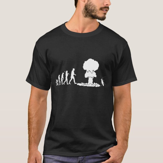 Camiseta Evolución - oscuridad (Anverso)