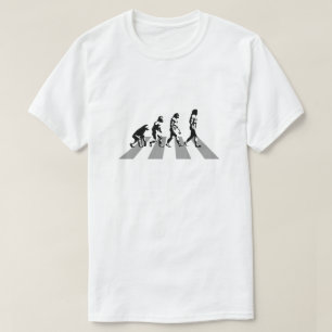 Camiseta Evolución - parodia del camino de la abadía