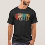 Camiseta Evolución Ultimate Frisbee Player Vintage Flying D<br><div class="desc">Estás orgulloso de Ultimate Frisbee Player. Luego este diseño con el título "Evolution Ultimate Frisbee Player Vintage Flying Disc Golf" es justo para usted. Divertido regalo de arte evolutivo para amigos,  familia y todo el que ame Ultimate Frisbee Player.</div>