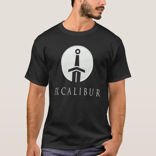 Camiseta Excalibur La Espada Legendaria En La Piedra Del Re (Anverso)