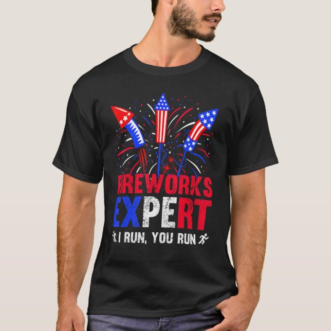 Camiseta Experto En Fuegos Artificiales Te Ejecuto El 4 De  (Anverso)