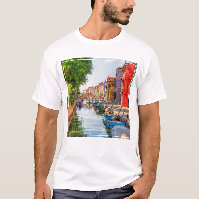 Camiseta Explora el Encanto Vibrante de Burano (Anverso)
