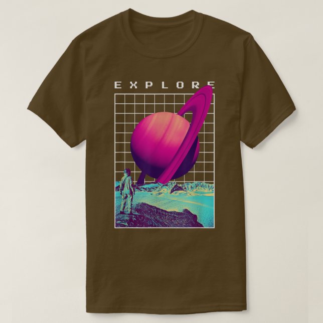Camiseta Explorar el astronauta retro de Saturno -Desi cósm (Diseño del anverso)