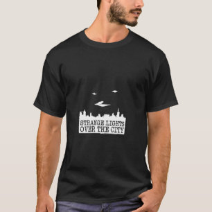 Camiseta Extrañas luces sobre la ciudad