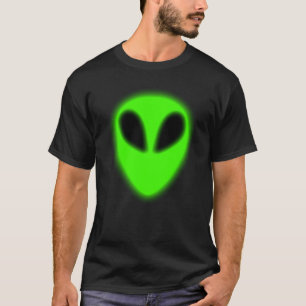 Camiseta extranjera verde que brilla intensamente