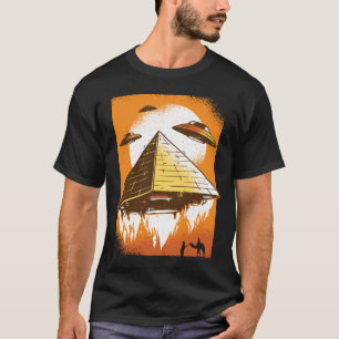 Camiseta Extranjero de OVNI de Egipto volando