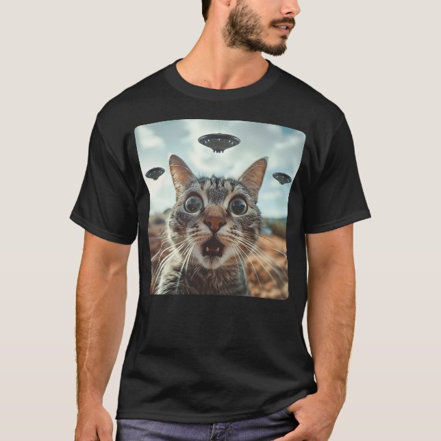 Camiseta Extraterrestrial Encounter Cat Selfie with Alien U (Anverso)