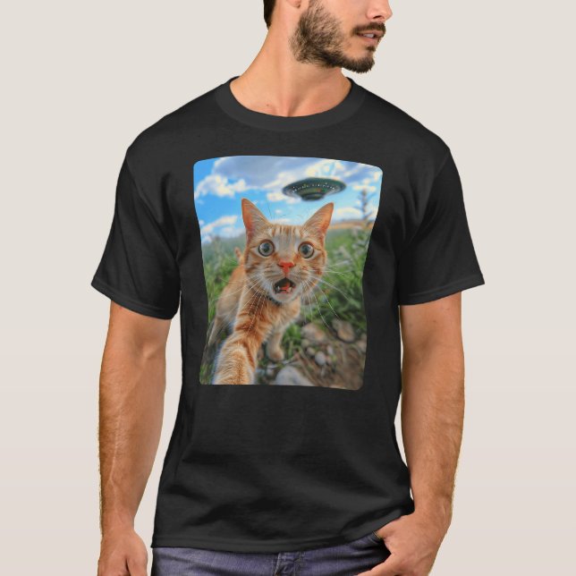 Camiseta Extraterrestrial Encounter Cat Selfie with UFO (Anverso)