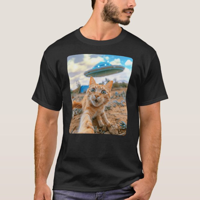 Camiseta Extraterrestrial Encounter Cat Selfie with UFO (2) (Anverso)