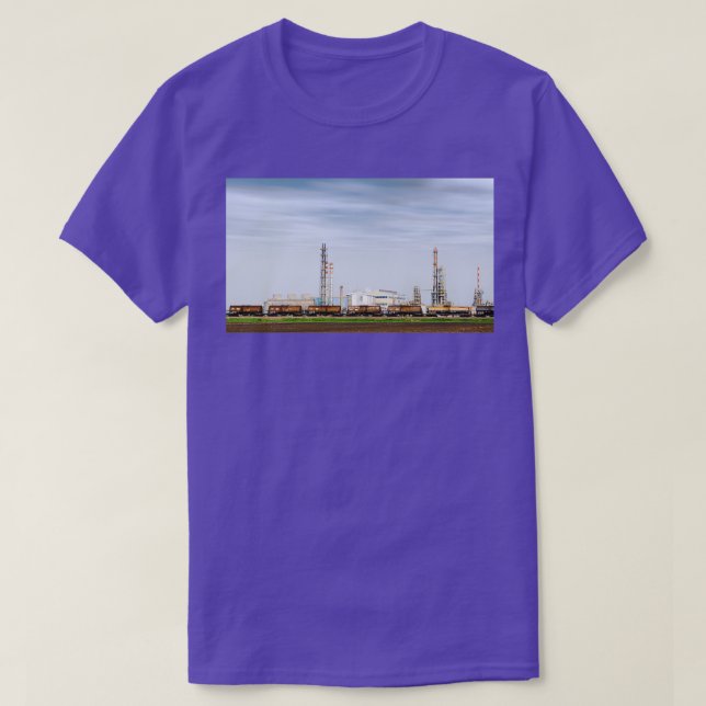 Camiseta Fábrica de la industria pesada con tanques de tren (Diseño del anverso)