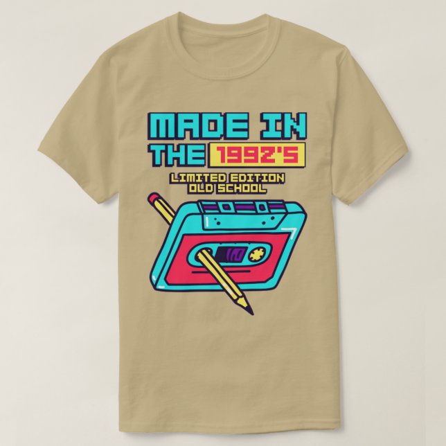 Camiseta Fabricado en la cinta de cassette retro de los año (Diseño del anverso)