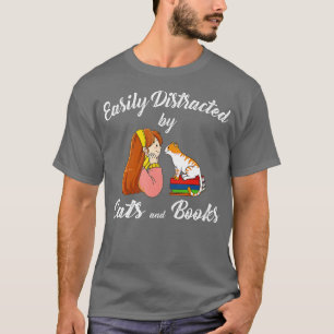Camiseta Fácilmente distrado por gatos y libros para el ama