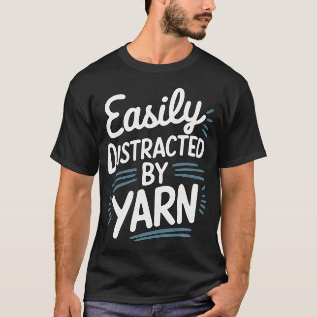 Camiseta Fácilmente Distraído Por (Anverso)