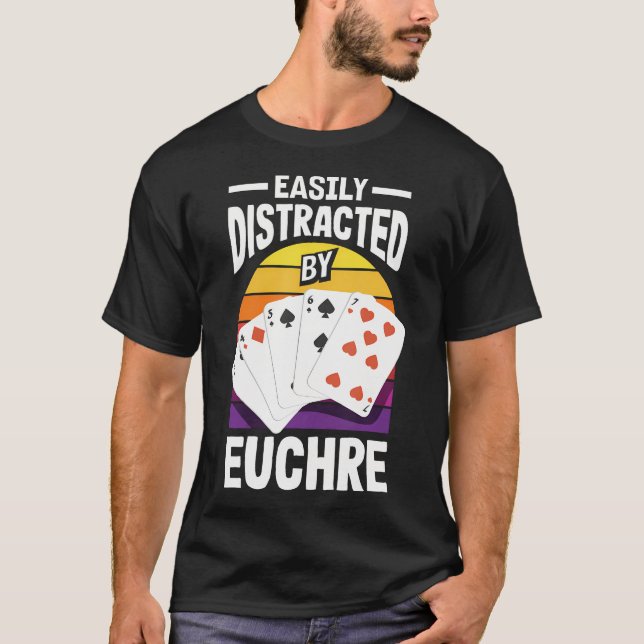 Camiseta Fácilmente Distraído Por (Anverso)