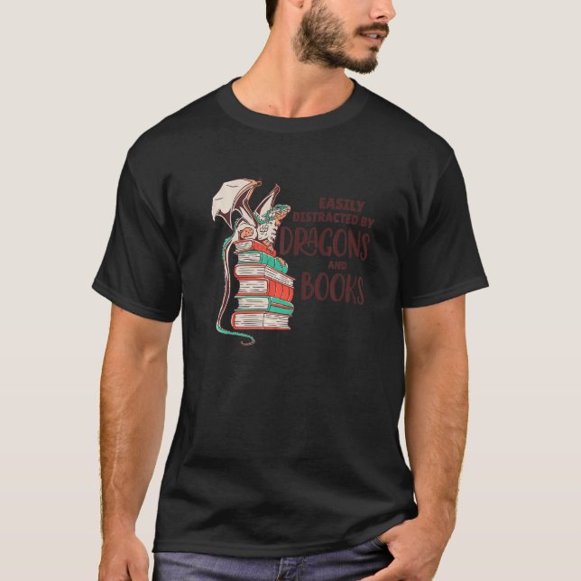Camiseta Fácilmente Distraído Por Dragones Y Libros (Anverso)
