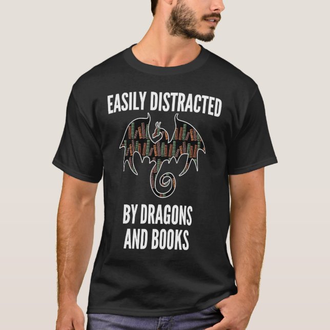 Camiseta Fácilmente Distraído Por Dragones Y Libros Nerd Re (Anverso)