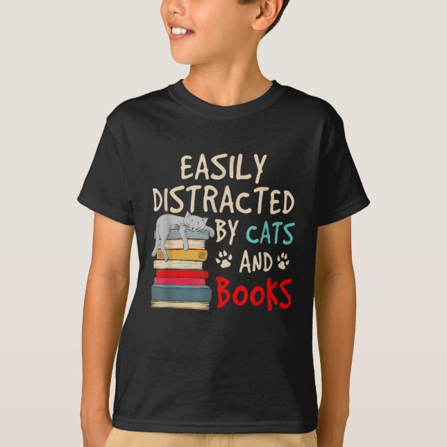 CAMISETA FÁCILMENTE DISTRAÍDO POR GATOS Y LIBROS (Anverso)
