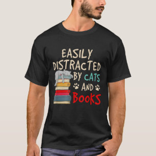 CAMISETA FÁCILMENTE DISTRAÍDO POR GATOS Y LIBROS