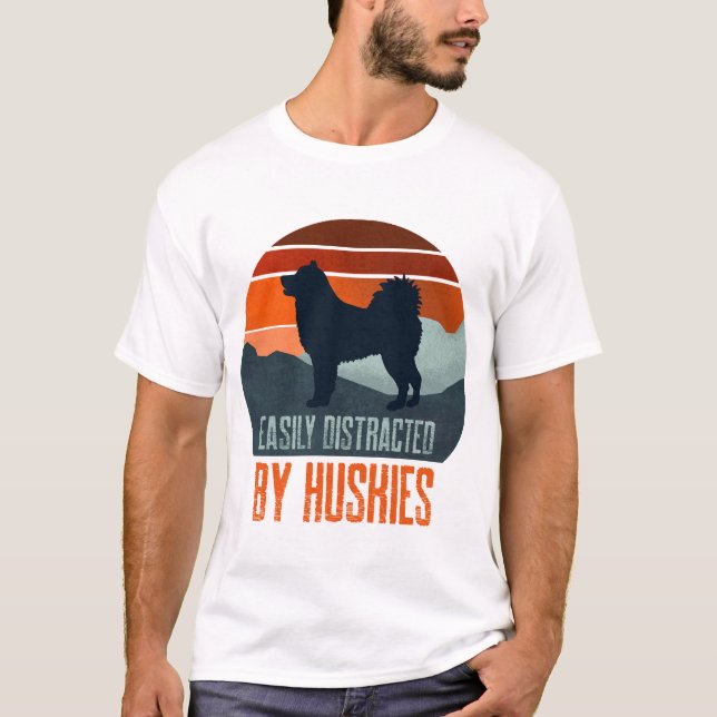 Camiseta Fácilmente Distraído Por Huskies Paseando Perros (Anverso)