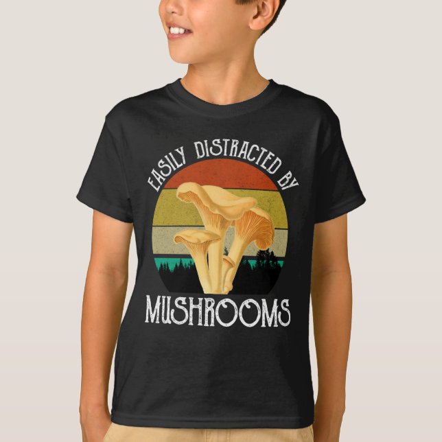 Camiseta Fácilmente Distraído Por Los Hongos (Chanterelle) (Anverso)