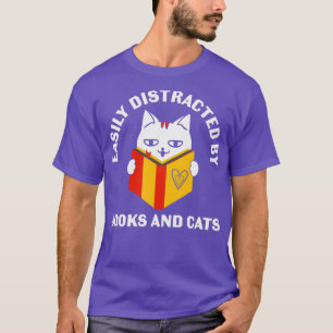Camiseta Fácilmente Distratizado Por Gatos Y Libros Amor Cu