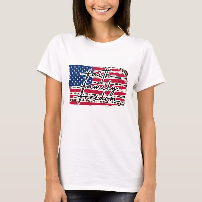 Camiseta Faith Family Freedom American Flag (Anverso)