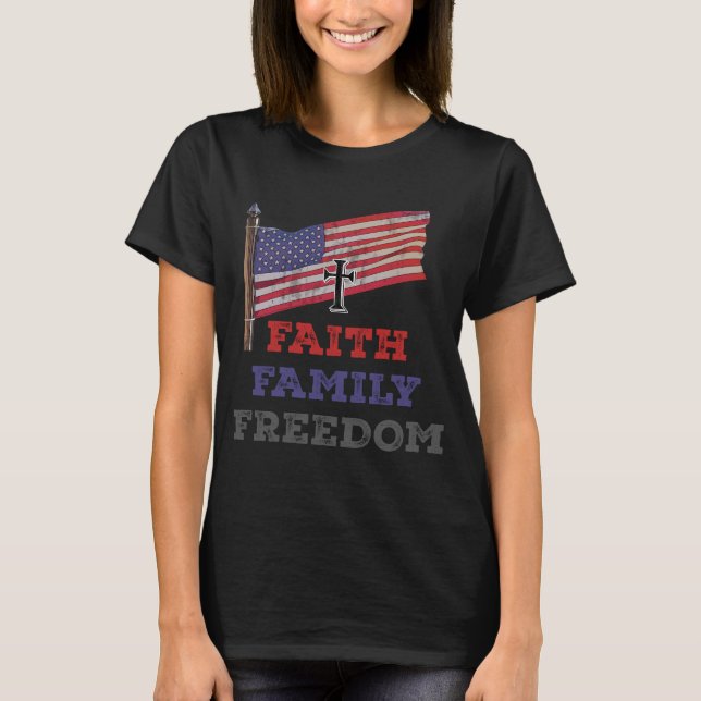 Camiseta Faith Family Freedom Cross con bandera (Anverso)