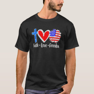 Camiseta Faith Love Freedom Cruz de la Bandera Estadouniden