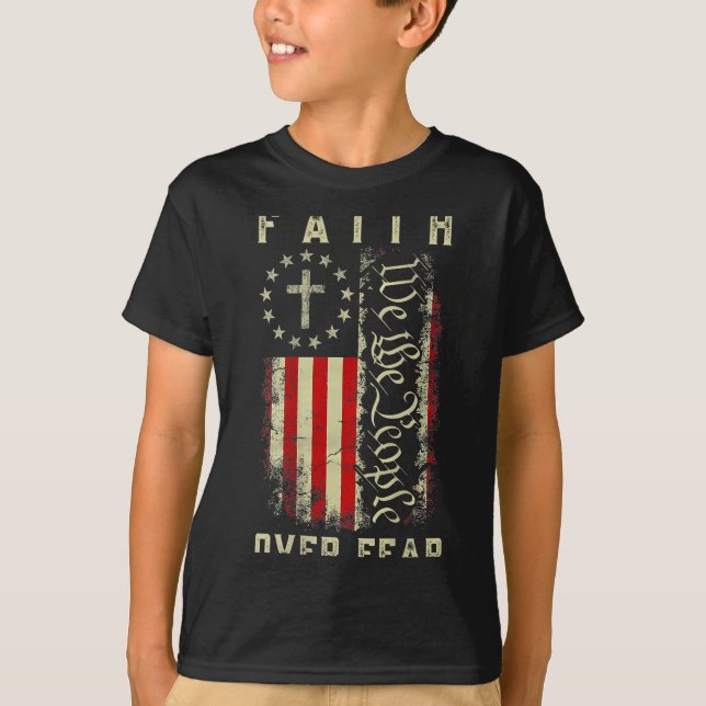 Camiseta Faith Over Fear Christian Cross Usa American Flag  (Anverso)