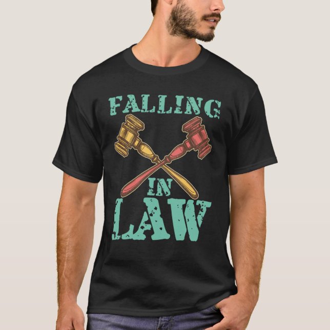 Camiseta Falling In Law for Aspiring Lawyers and Law Studen (Anverso)
