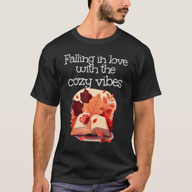 Camiseta Falling in love with Autumn Books and red Leaves (Anverso)