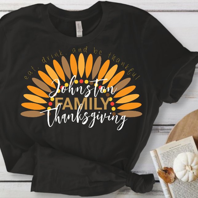 Camiseta Familia de Acción de Gracias Fall Holiday (These personalized turkey shirts are great Thanksgiving idea for family gatherings. )