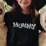 Camiseta Familia de Halloween coincidiendo con mamá diverti<br><div class="desc">¡Feliz Halloween a todos! ¿Estás listo para sacar el espíritu de Halloween? Estos divertidos temas de Halloween para parejas y familias son la mejor manera de involucrarse en Noches de Horror. Crea una imagen unificada y reconfortante mientras tu familia muestra juntos su espeluznante estilo. Capturar la magia de Halloween con...</div>