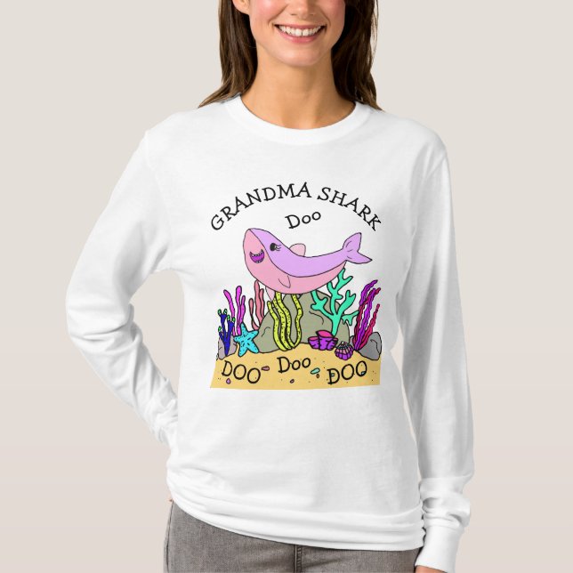 Camiseta Familia Grandma Shark Doo Doo (Anverso)