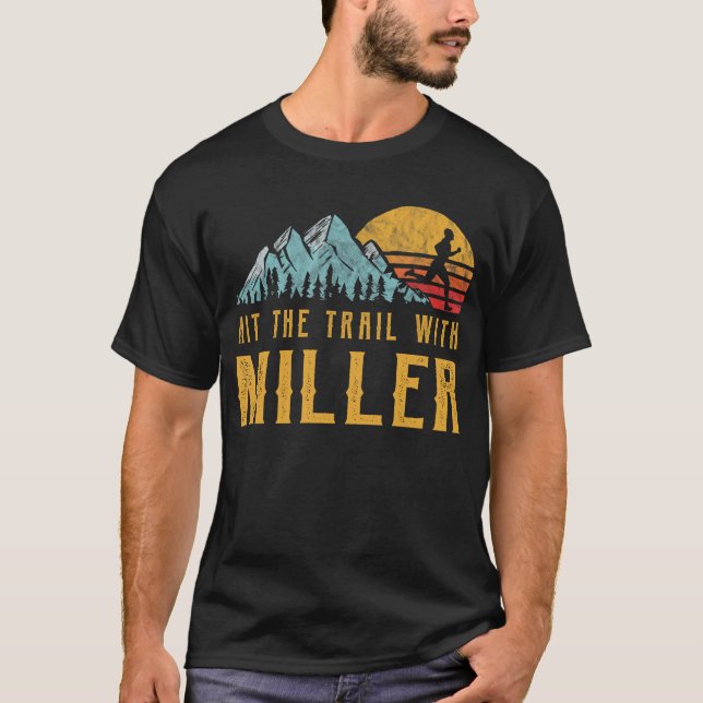 Camiseta Familia MILLER corriendo - Golpea el sendero con M (Anverso)