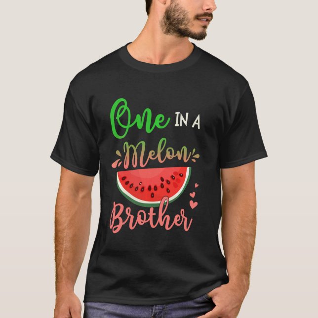Camiseta Familia Uno En Un Partido De Cumpleaños De Melón H (Anverso)
