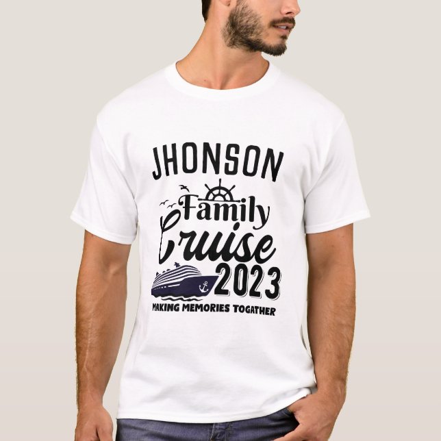 Camiseta Family Vacation Cruise Ship Trip Personalized 2023 (Anverso)