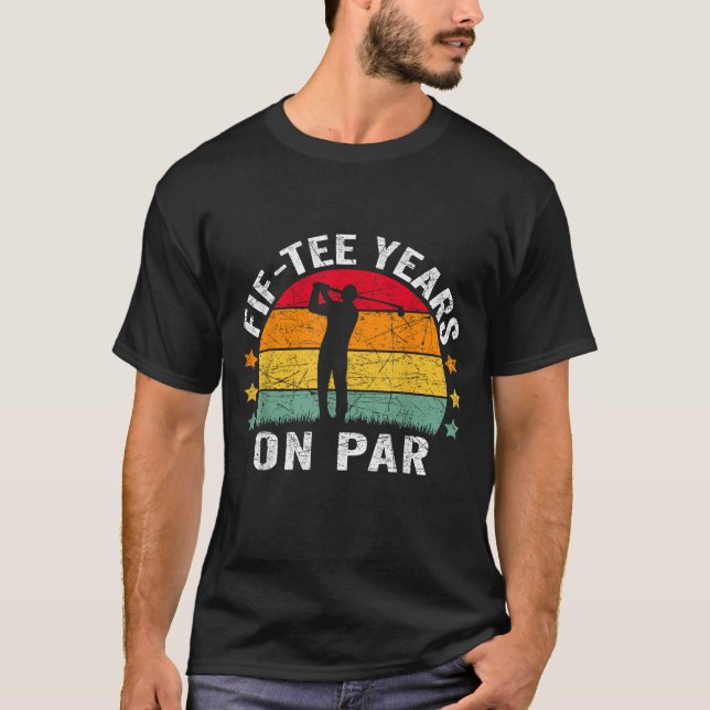 Camiseta Famoso 50 años de fiesta de golf Pun Retro Sunset  (Anverso)