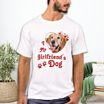 Camiseta Famoso amor por la foto del corazón del Personaliz<br><div class="desc">¿A quién amas de verdad? ¡Tu novia o su perro! ¡Dale un regalo perfecto a tu novio este día de San Valentín con esta graciosa camisa de amante de los perros! ¡Un deber para cada amante de los perros, mamá de los perros y papá de los perros! Un giro divertido...</div>