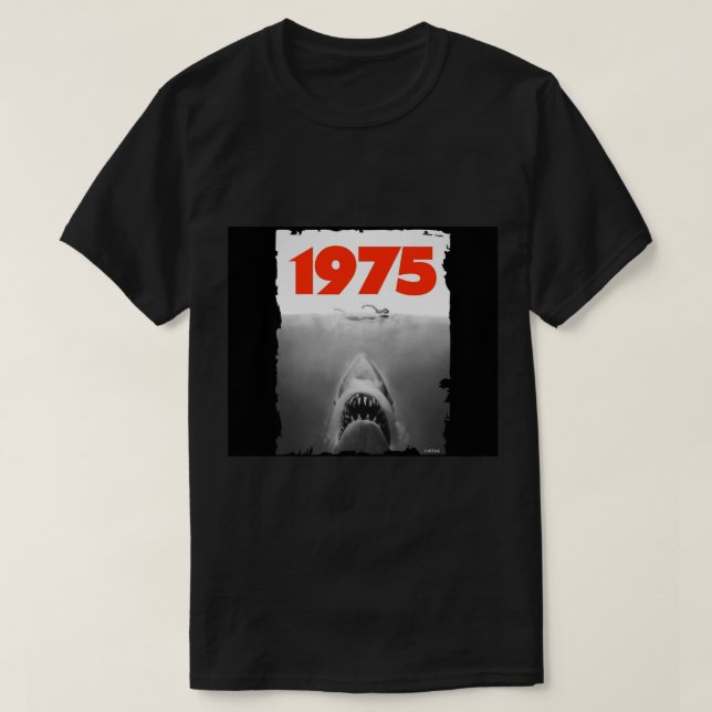 Camiseta Fan art de Jaws 1975 Cortina de ducha.png (Diseño del anverso)