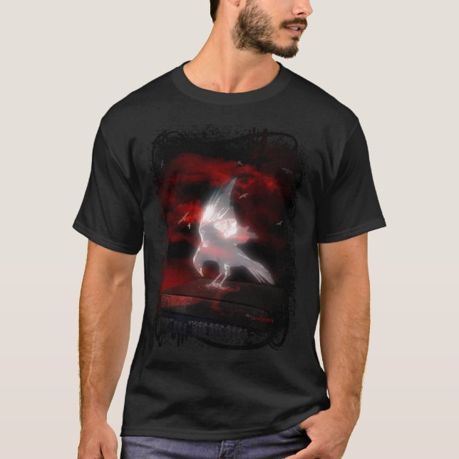 Camiseta Fantasma cuervo fantasma con cielo rojo, nubes y l (Anverso)