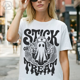 Camiseta Fantasma de Enfermera Stick Or Treat divertido Hal