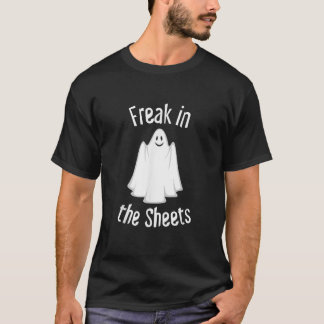 Camiseta Fantasma extravagante en las sábanas divertido dis