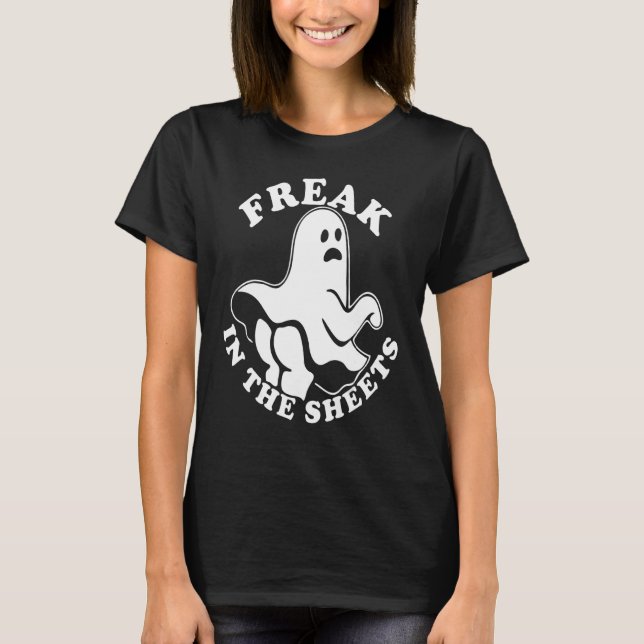 Camiseta Fantasma íntima en las sábanas de Halloween Spread (Anverso)